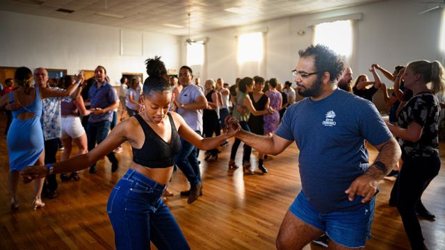 We support the growth of salsa dancing in West Michigan and provide venues where salsa dancers of all levels and styles can grow and thrive.